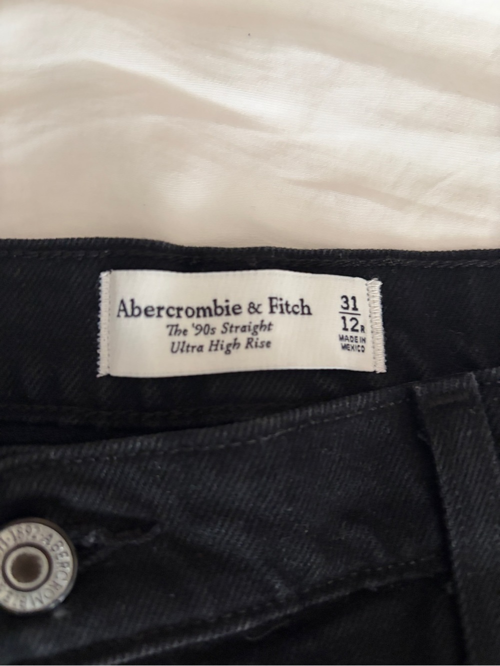Abercrombie & Fitch Ultra High Rise 90s Straight Jean size 12/31R - Picture 6 of 8